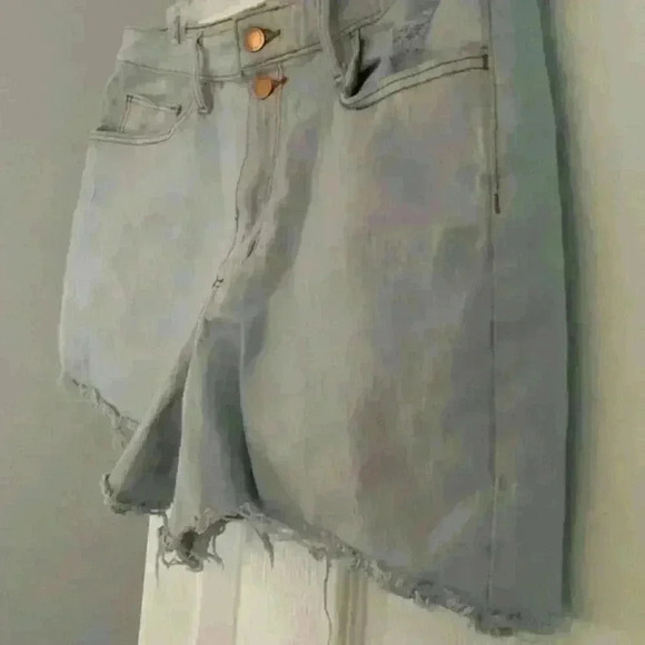 Universal Thred High Rise Midi Denim Cut Off Shorts Lt Blue Stretch Womens 14/32 - Picture 6 of 13